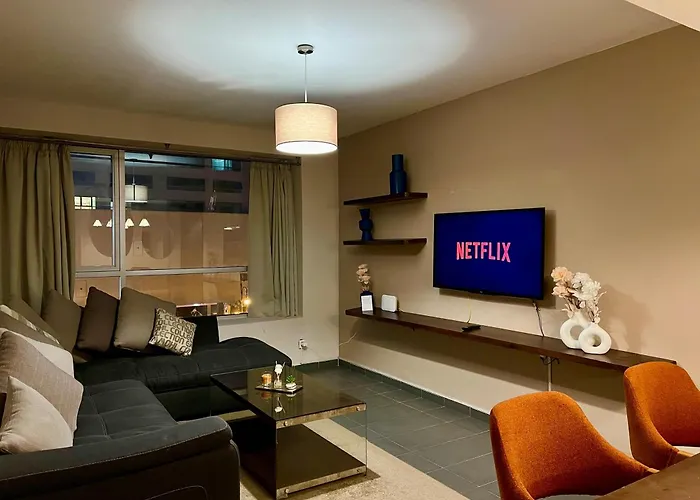 Comfortable 2 Bedrooms - Hilton City Center View