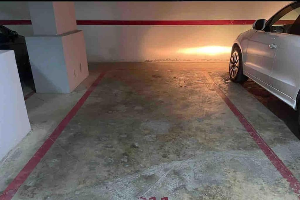 Comfortable 2 Bedrooms - Hilton Center View Apartment *