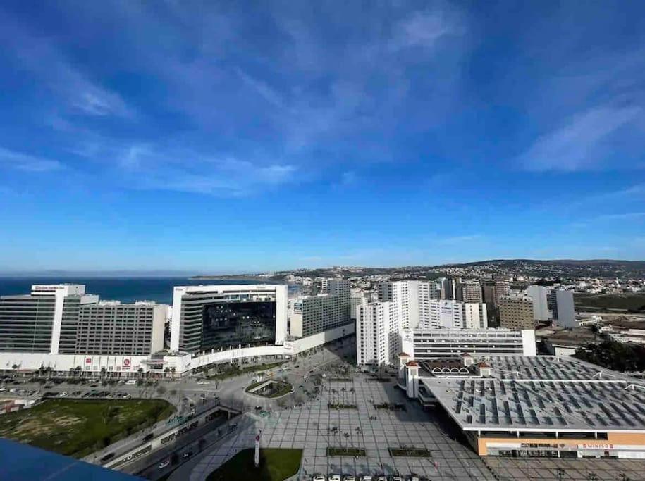 Comfortable 2 Bedrooms - Hilton Center View *