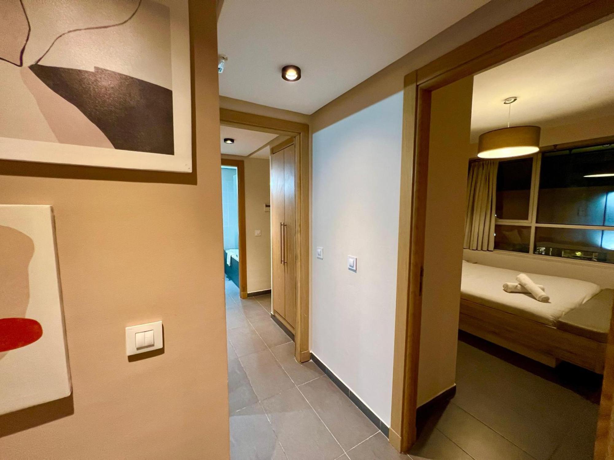 Comfortable 2 Bedrooms - Hilton Center View Apartment *
